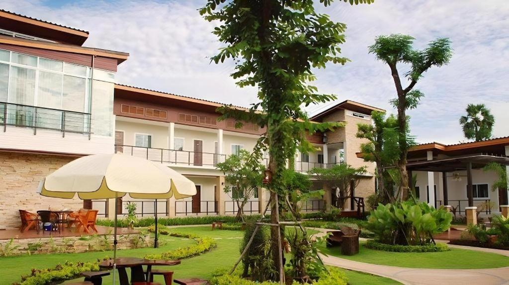 The Park Nangrong Resort Zewnętrze zdjęcie